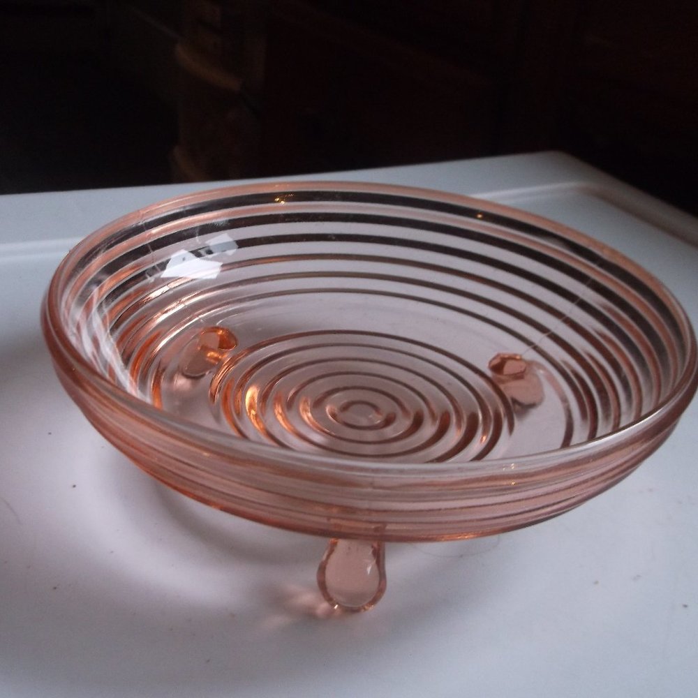 vintage pink depression glass bowl
